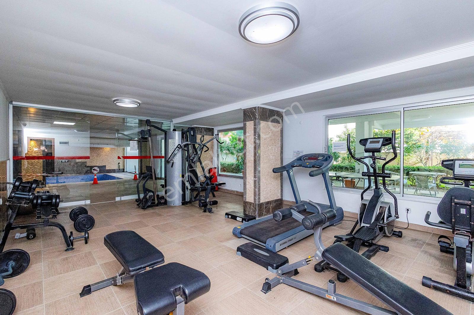 Antalya Alanya'da Sahile Sıfır Eşyalı Satılık Dubleks Daire - Görsel 15