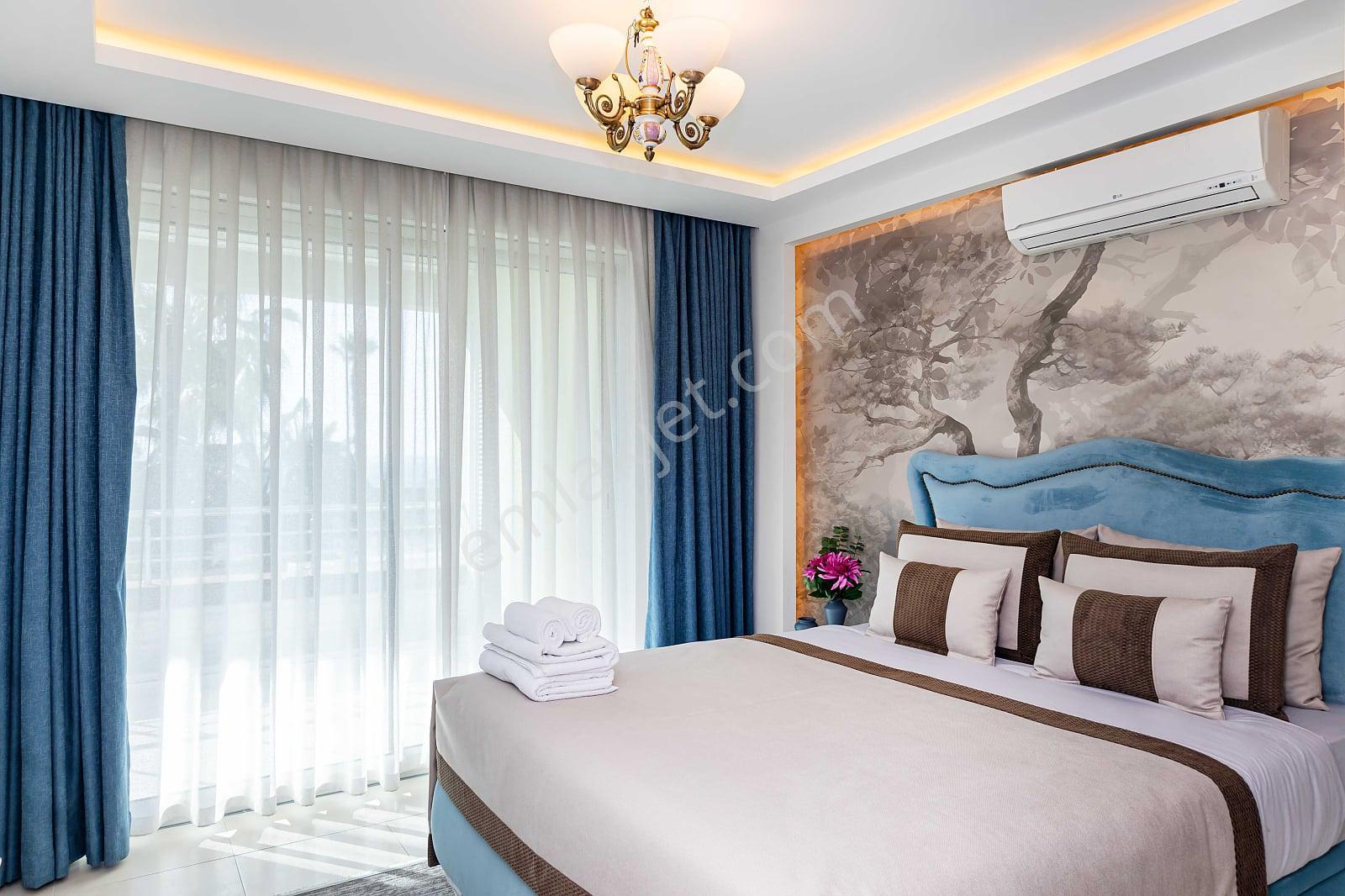 Antalya Alanya'da Sahile Sıfır Eşyalı Satılık Dubleks Daire - Görsel 30