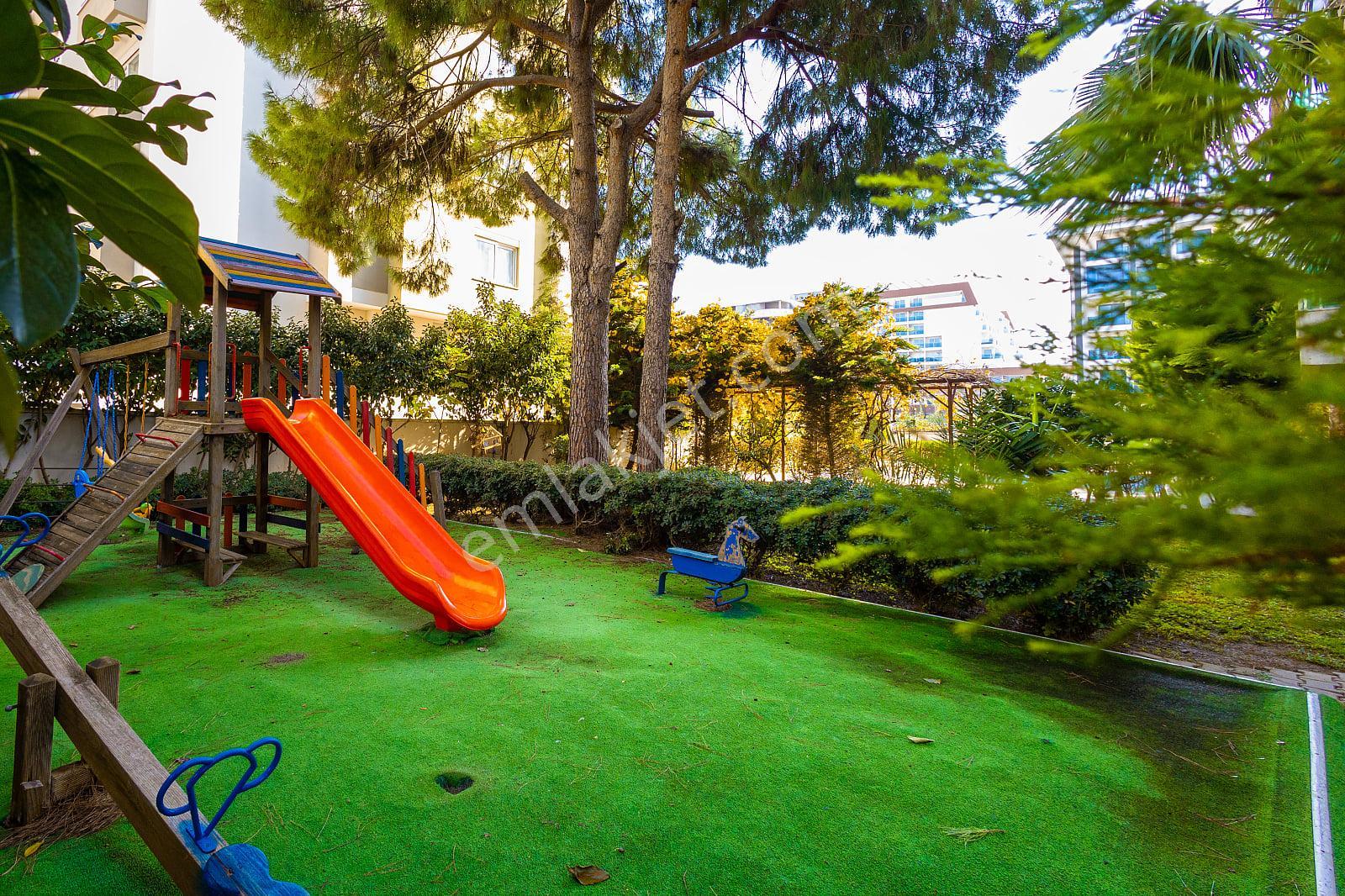 Antalya Alanya'da Sahile Sıfır Eşyalı Satılık Dubleks Daire - Görsel 9