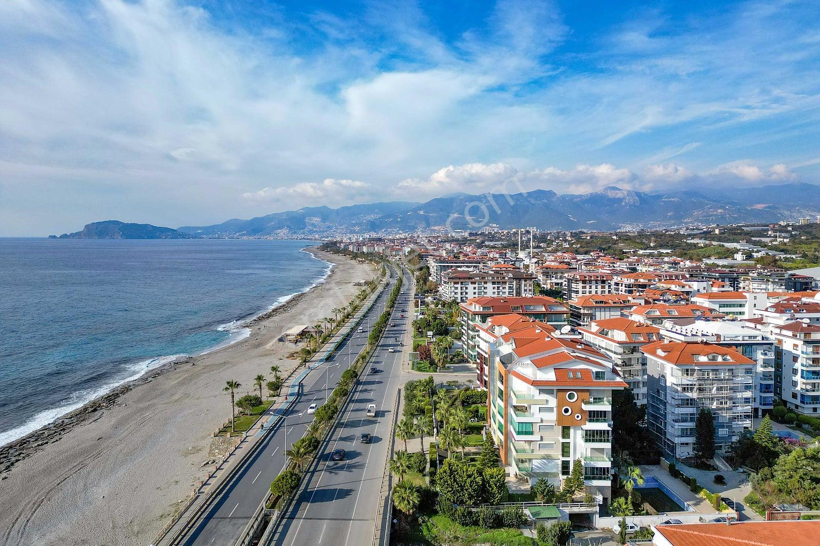 Antalya Alanya'da Sahile Sıfır Eşyalı Satılık Dubleks Daire - Görsel 4