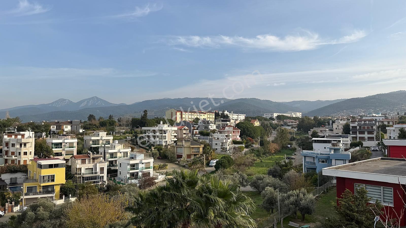 Güzelbahçe'de Deniz Manzaralı Bahçeli Geniş Villa - Görsel 20