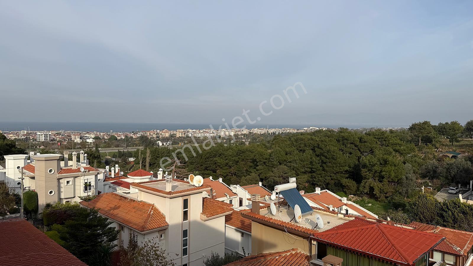 Güzelbahçe'de Deniz Manzaralı Bahçeli Geniş Villa - Görsel 19