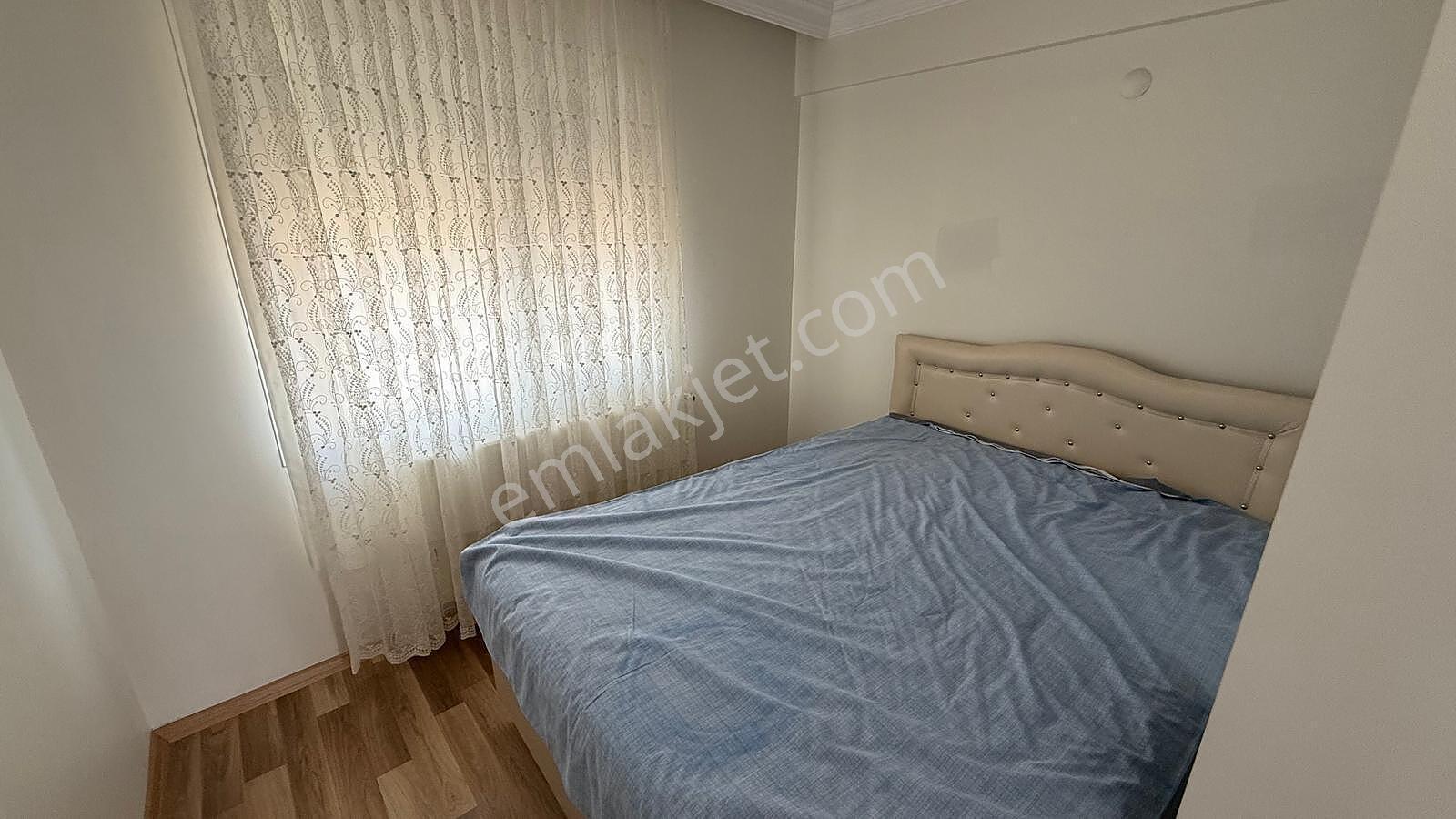 Güzelbahçe'de Deniz Manzaralı Bahçeli Geniş Villa - Görsel 33