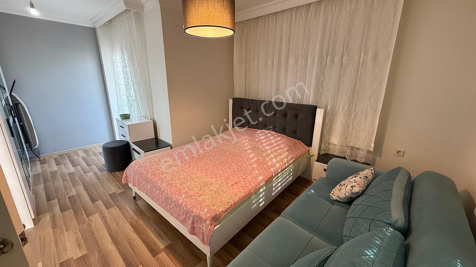 Güzelbahçe'de Deniz Manzaralı Bahçeli Geniş Villa - Görsel 28