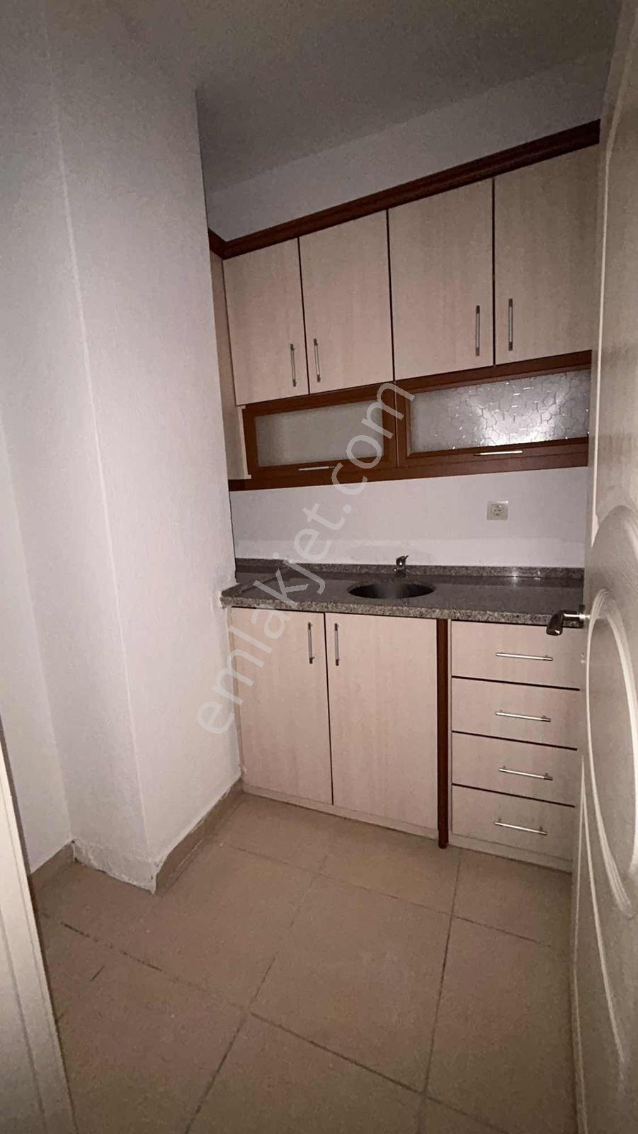 Çarşı Merkezde İş Merkezinde Satılık 2+1 Ofis - Görsel 3