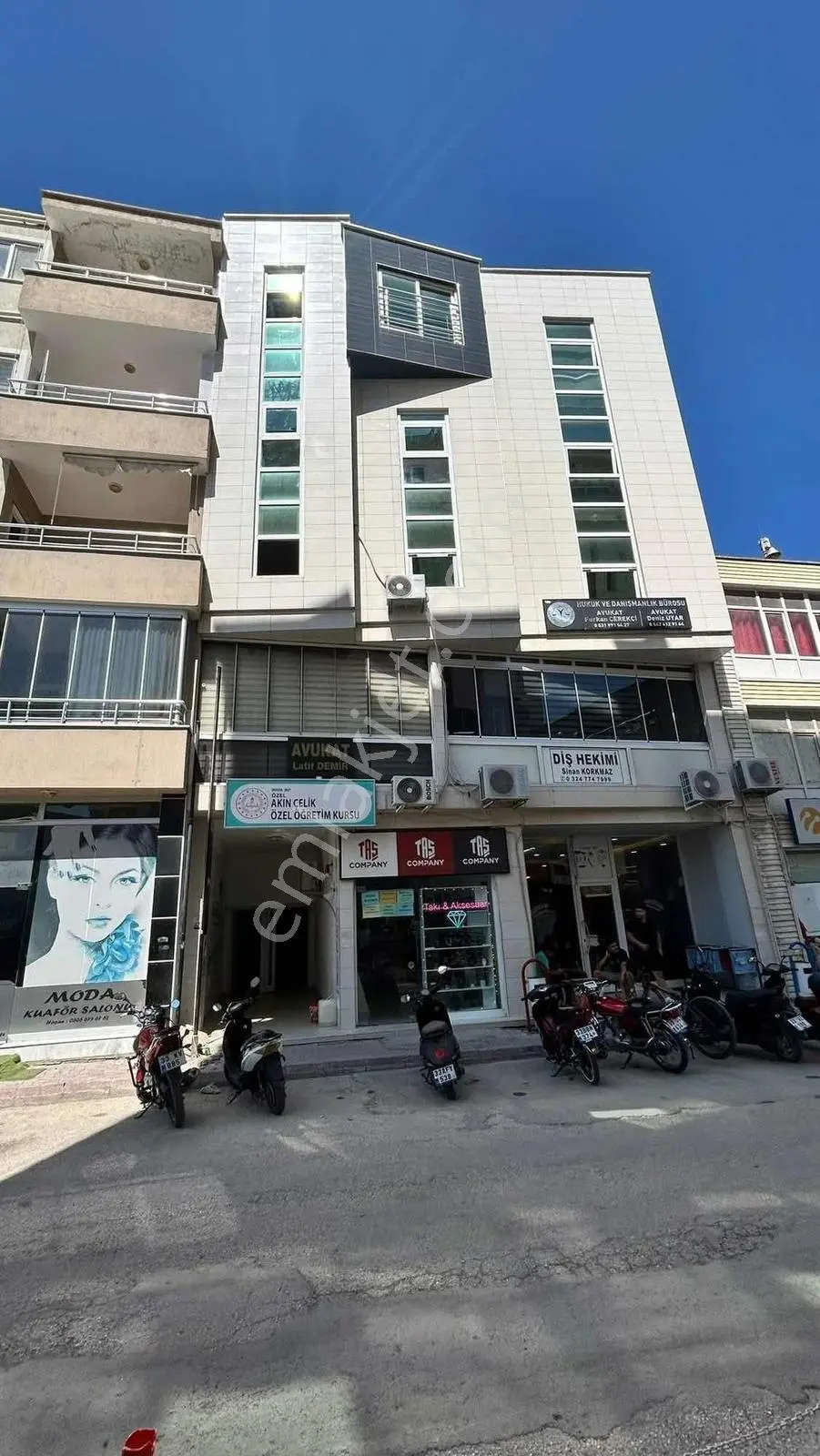 Çarşı Merkezde İş Merkezinde Satılık 2+1 Ofis