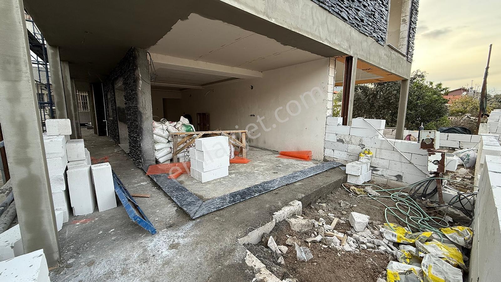 İzmir Urla'da Plaja Yürüme Mesafesinde Satılık Geniş Villa - Görsel 9