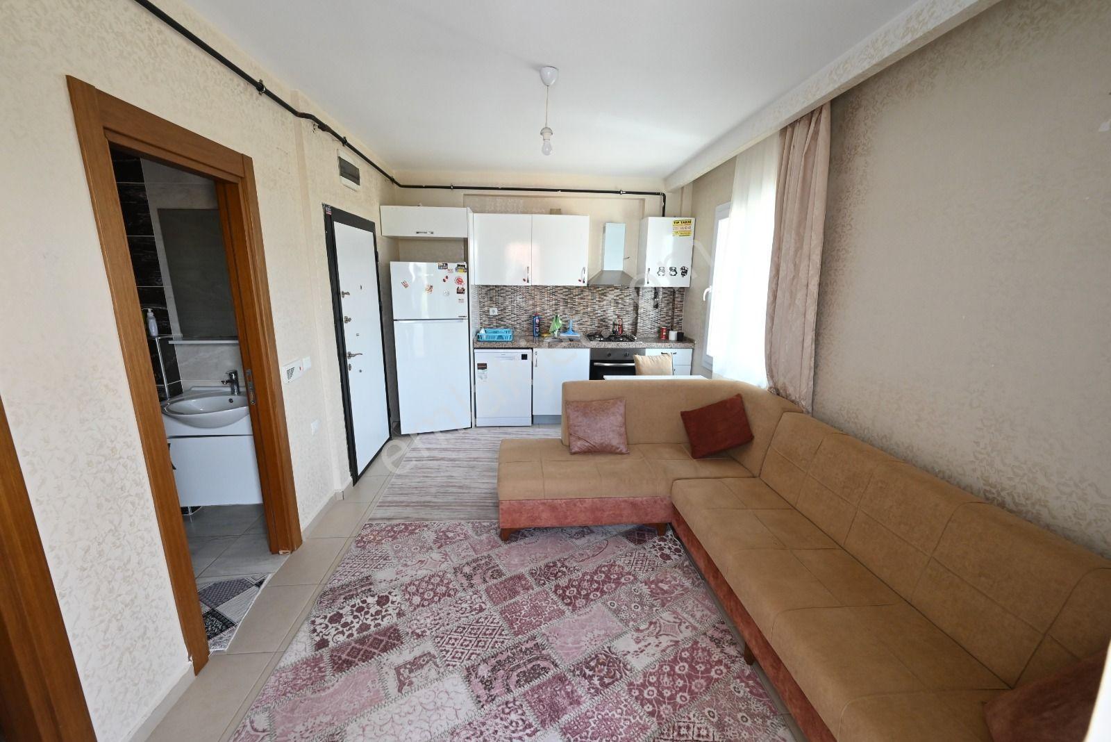 Üstünkent'ten 34. Cadde Üzerinde Satılık Full Eşyalı 1+1 Daire - Görsel 12