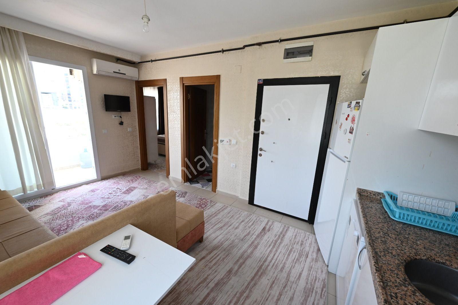 Üstünkent'ten 34. Cadde Üzerinde Satılık Full Eşyalı 1+1 Daire - Görsel 8