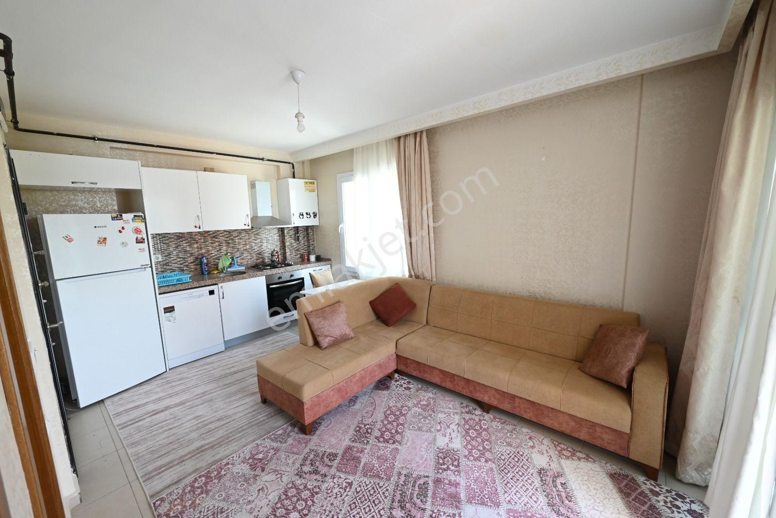 Üstünkent'ten 34. Cadde Üzerinde Satılık Full Eşyalı 1+1 Daire - Görsel 4