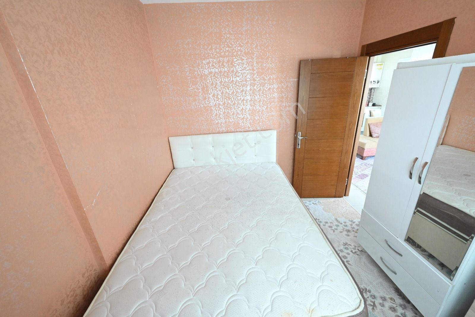 Üstünkent'ten 34. Cadde Üzerinde Satılık Full Eşyalı 1+1 Daire - Görsel 17