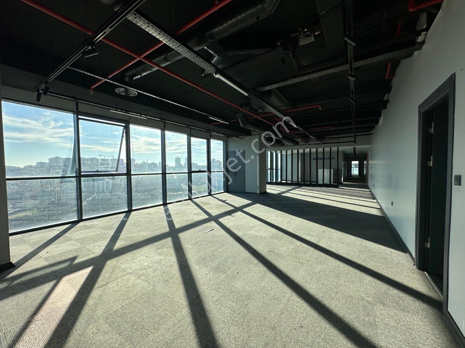 Batışehir'de İçi Yapılı 380m2 Prestijli Rezidans Ofis Katı - Görsel 7