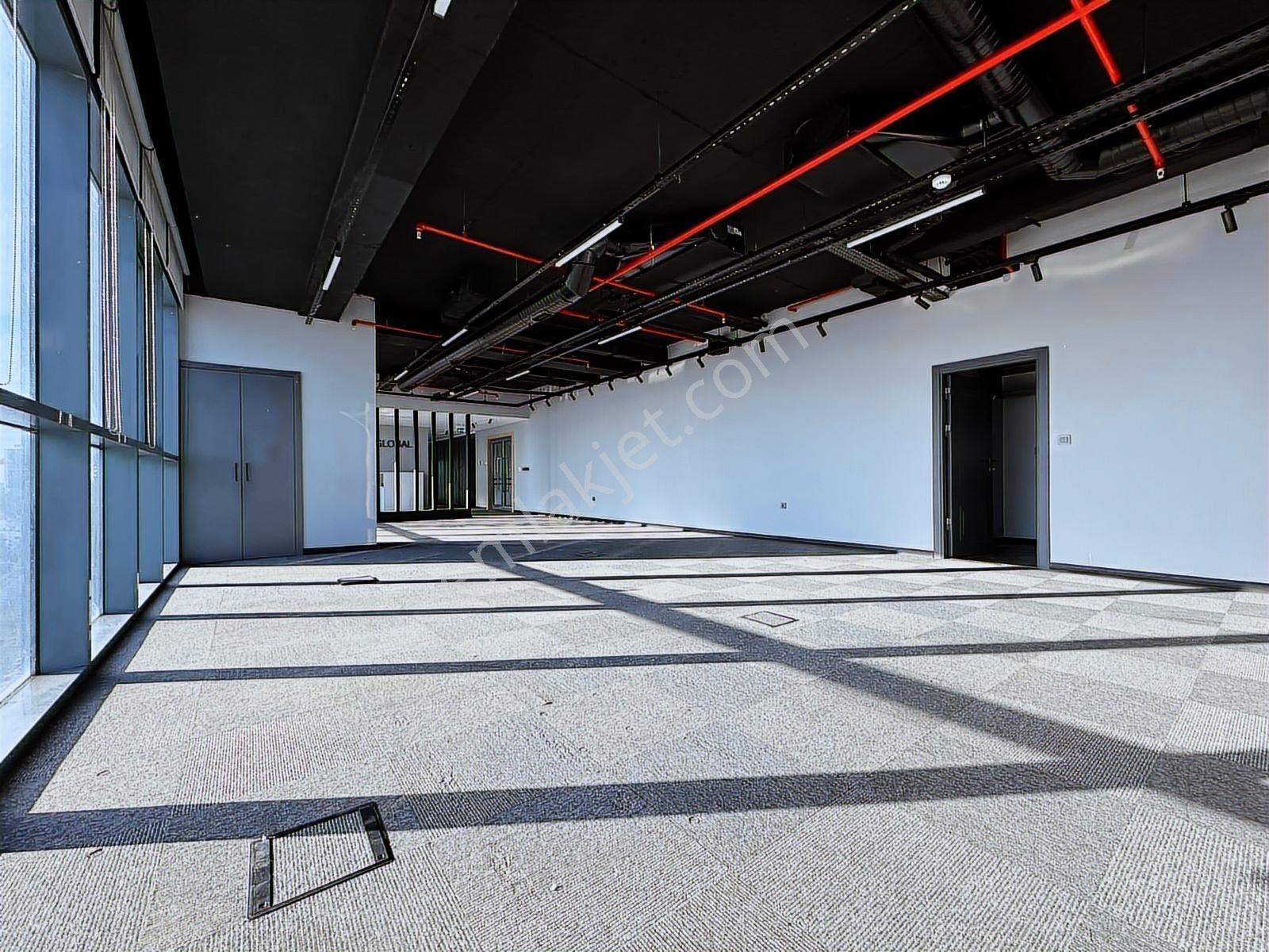 Batışehir'de İçi Yapılı 380m2 Prestijli Rezidans Ofis Katı - Görsel 8