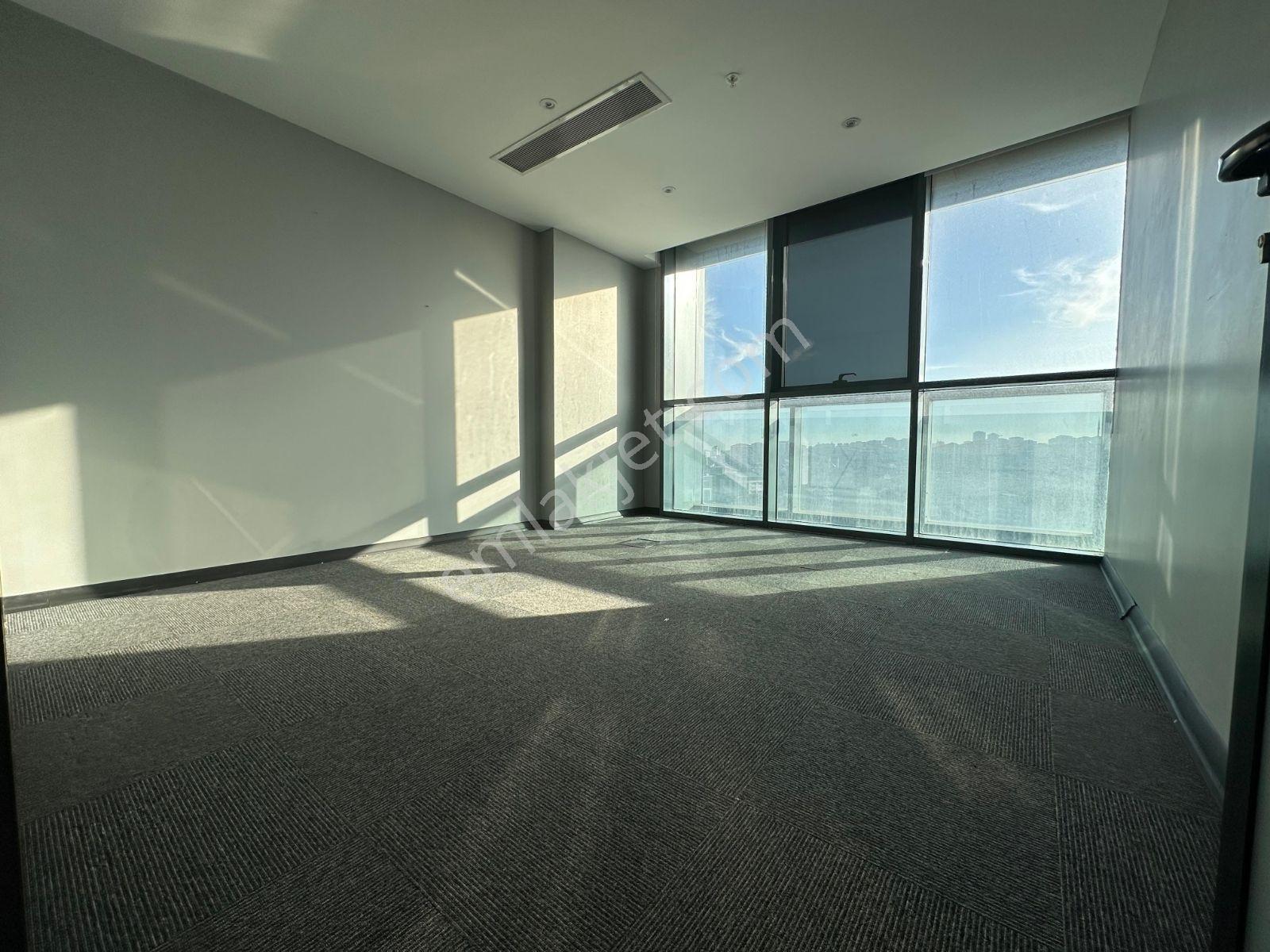 Batışehir'de İçi Yapılı 380m2 Prestijli Rezidans Ofis Katı - Görsel 17