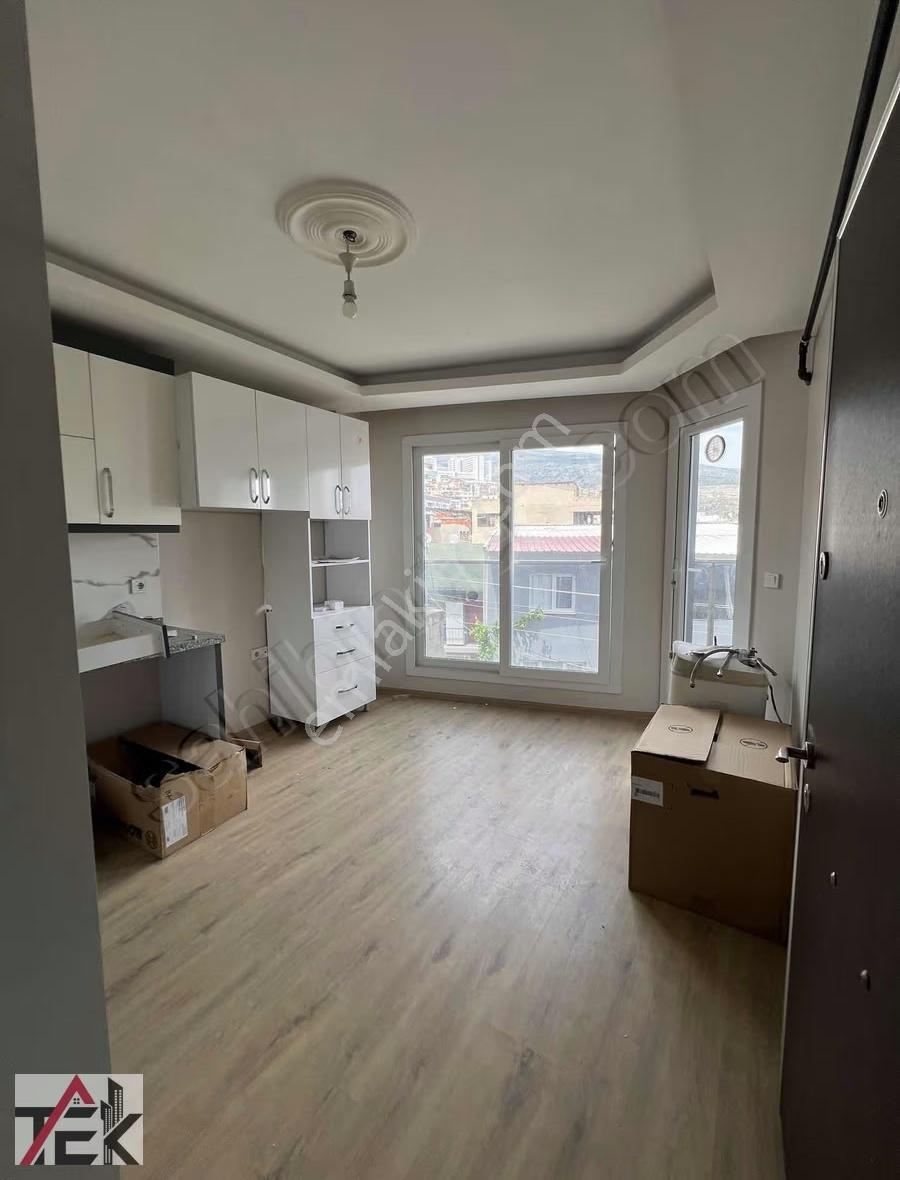 Bayraklı Erenler Mh 2+1 Dogalgazlı Geniş Kiralık Daire - Görsel 8