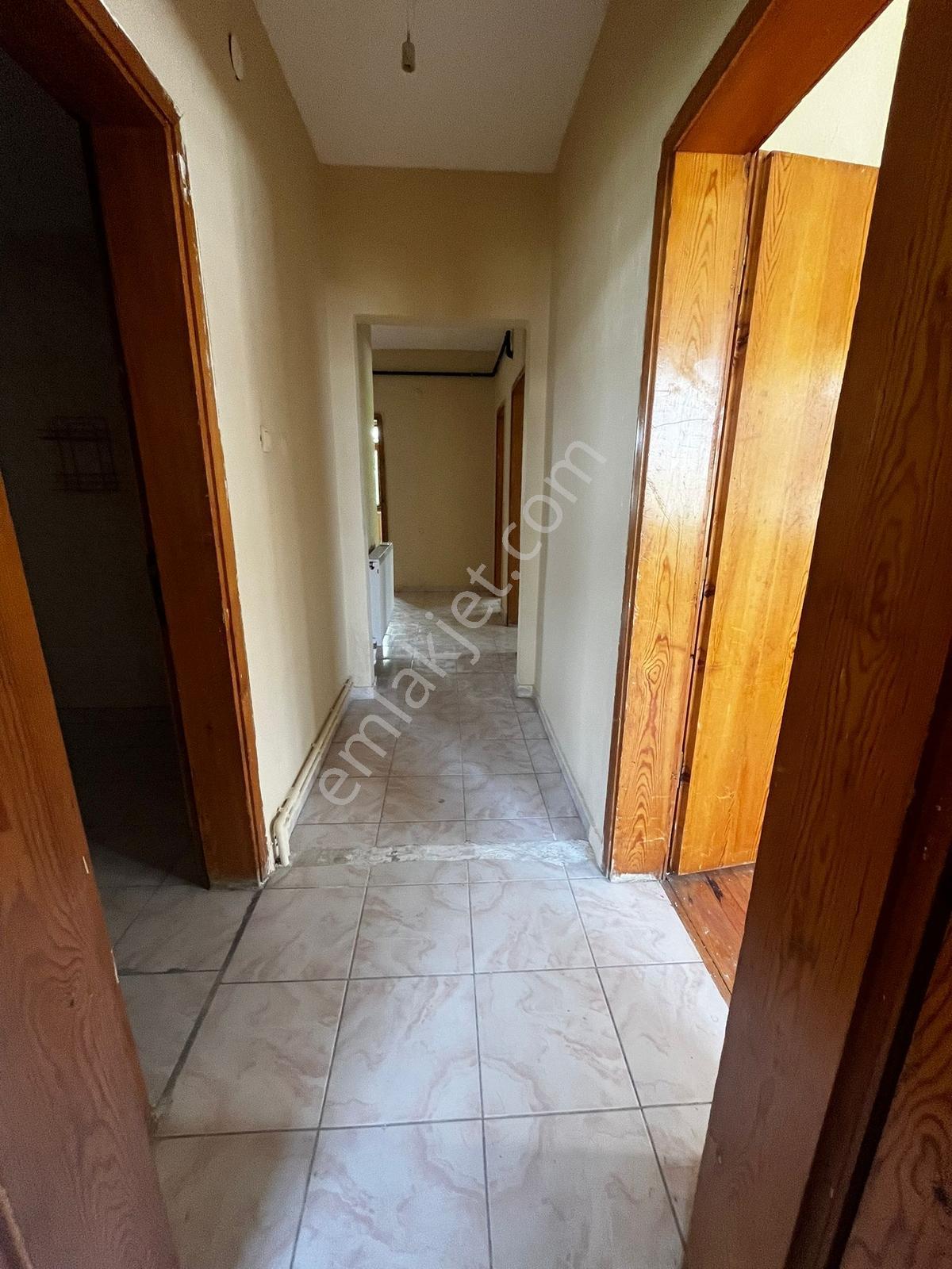 Emin Gyo'dan Hanaybaşında Şehir Koleji Karşısı 3+1 Kiralık Daire - Görsel 12