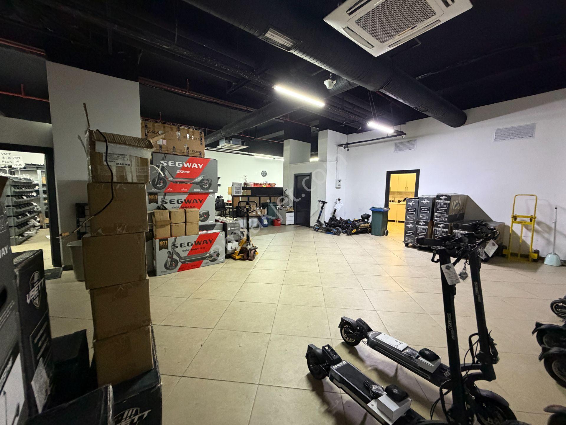Göztepe Pırlanta Sitesinde 370 M2 İç Kullanımlı Kiralık Dükkan - Görsel 11