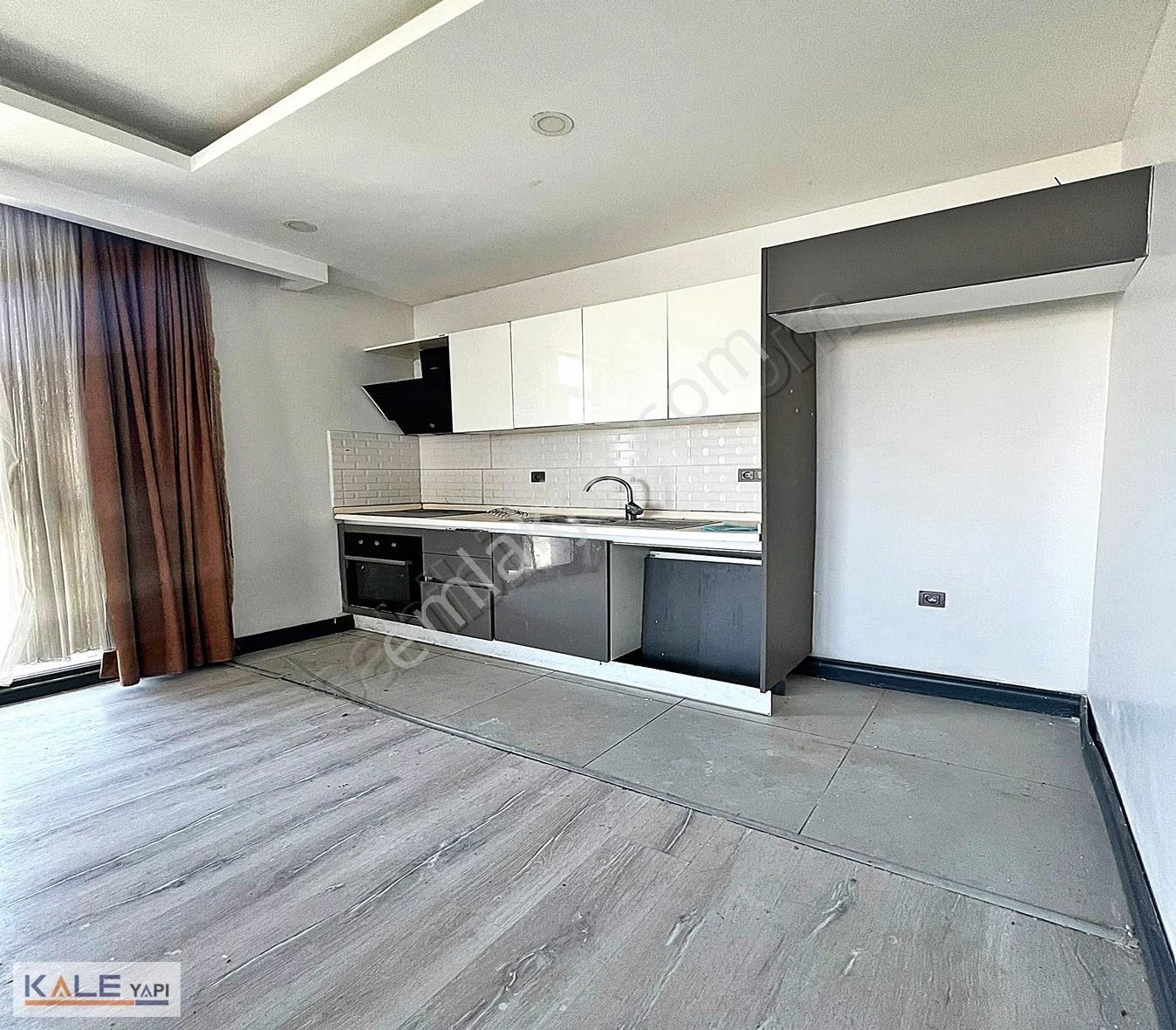 Bahçeşehir'de Dev Teras Keyfi Sunan Lüks 2+1 Satılık Daire - Görsel 34