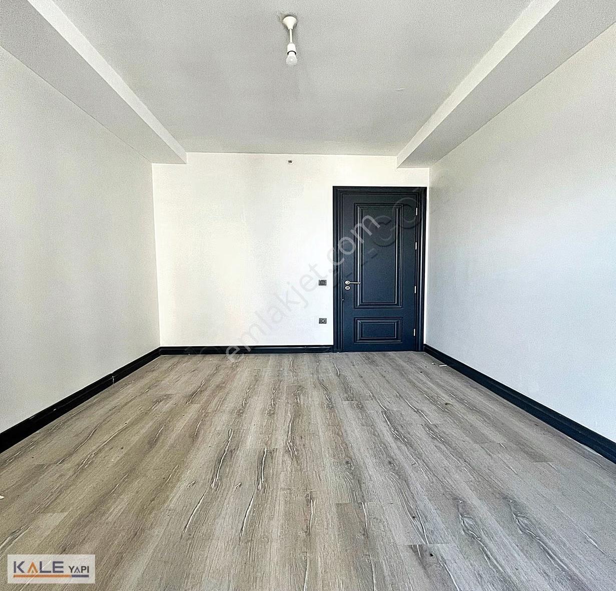 Bahçeşehir'de Dev Teras Keyfi Sunan Lüks 2+1 Satılık Daire - Görsel 21