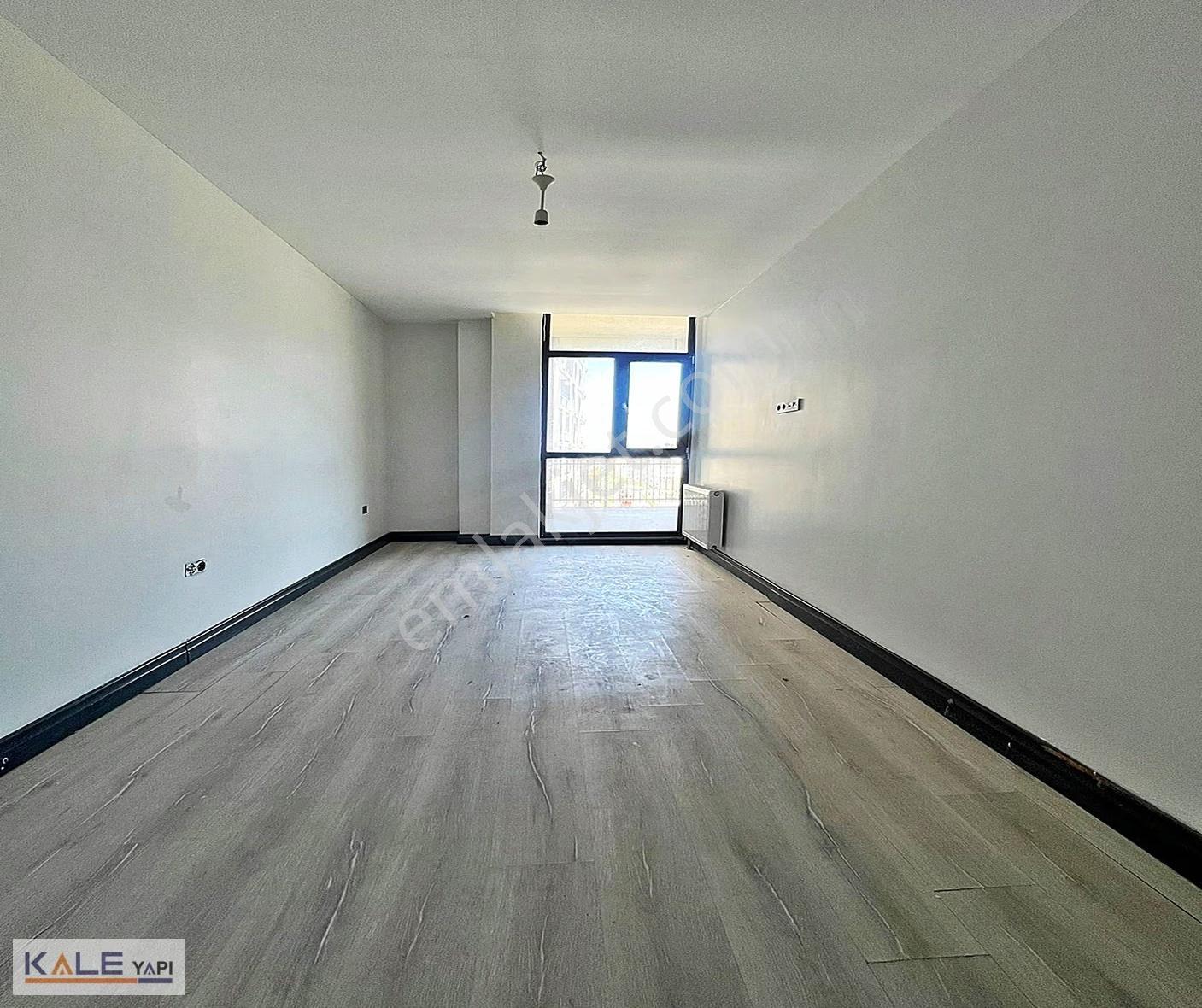 Bahçeşehir'de Dev Teras Keyfi Sunan Lüks 2+1 Satılık Daire - Görsel 10