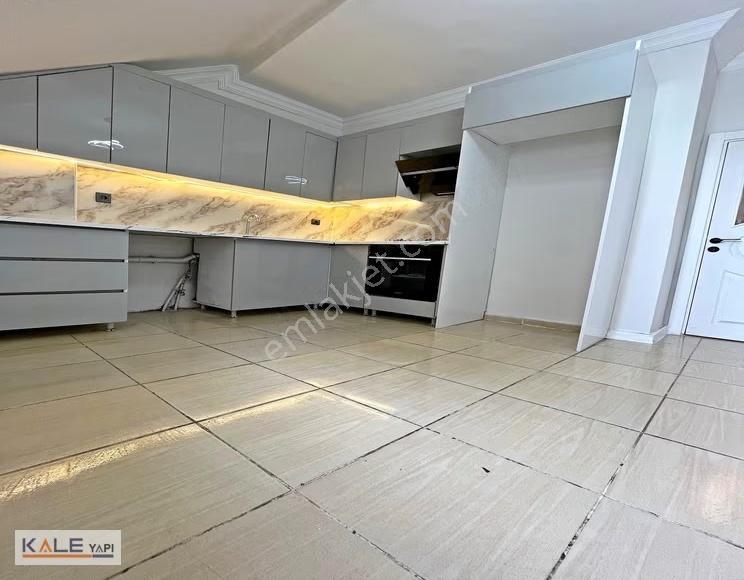 Metrobüse Yakın Geniş M2 Lüx Dekorlu 2+1 Satılık Daire - Görsel 4