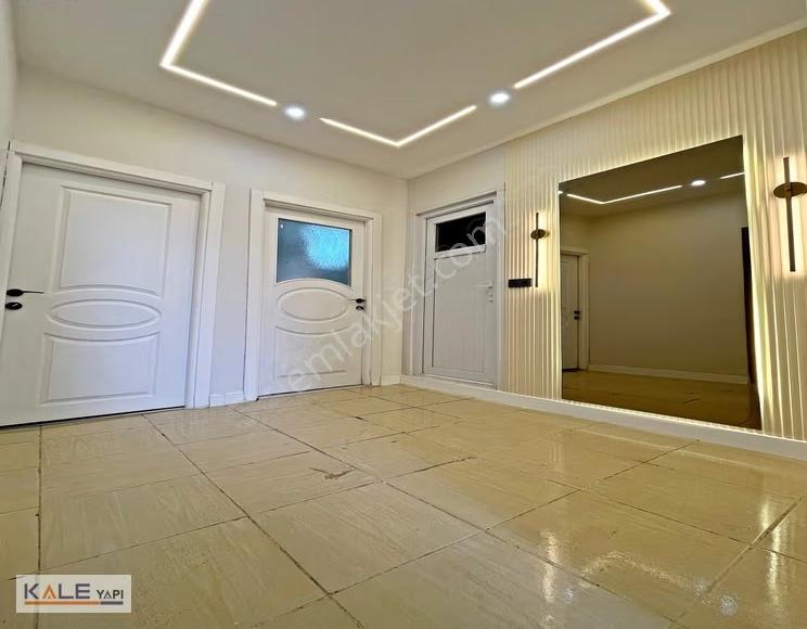 Metrobüse Yakın Geniş M2 Lüx Dekorlu 2+1 Satılık Daire - Görsel 24