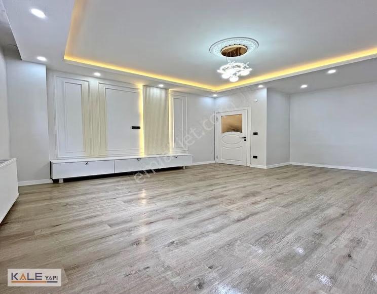 Metrobüse Yakın Geniş M2 Lüx Dekorlu 2+1 Satılık Daire - Görsel 25