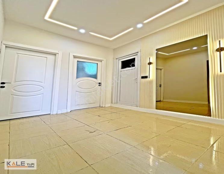 Metrobüse Yakın Geniş M2 Lüx Dekorlu 2+1 Satılık Daire - Görsel 20