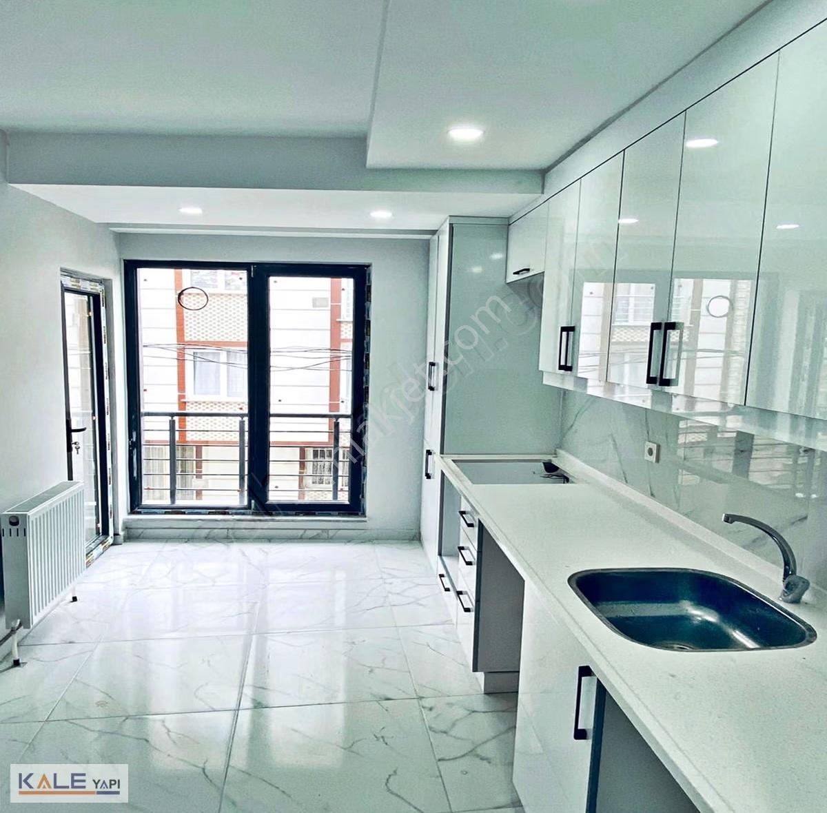 Bahçeşehir Lokasyonlu Tek Daire Üzeri 3+1 Satılık Daire - Görsel 14