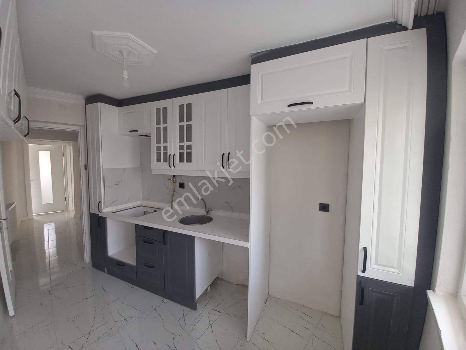 Manisa Akıncılar Mah Kiralık Kafesera Yanı Otoparklı 3+1 Daire - Görsel 24