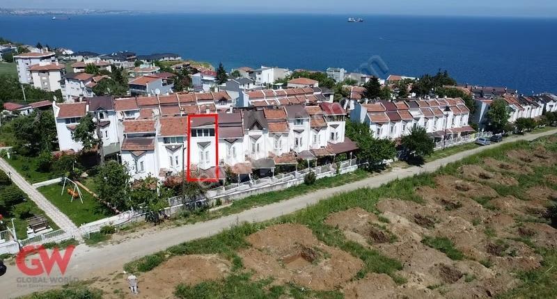Mavi'nin Kalbinde İskeleli Muhteşem Villa