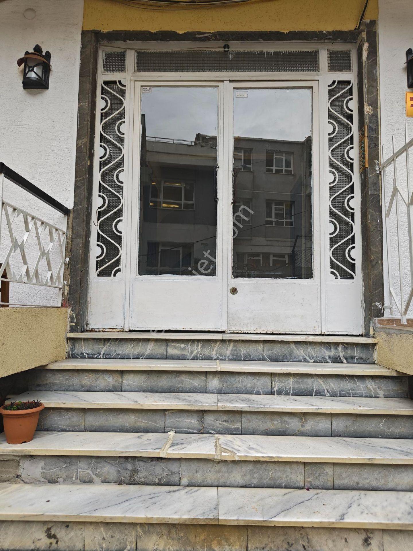 İstinye Koyu Manzaralı Sahile 2 Adım Aydınlık 1+1 Kombili Daire - Görsel 23
