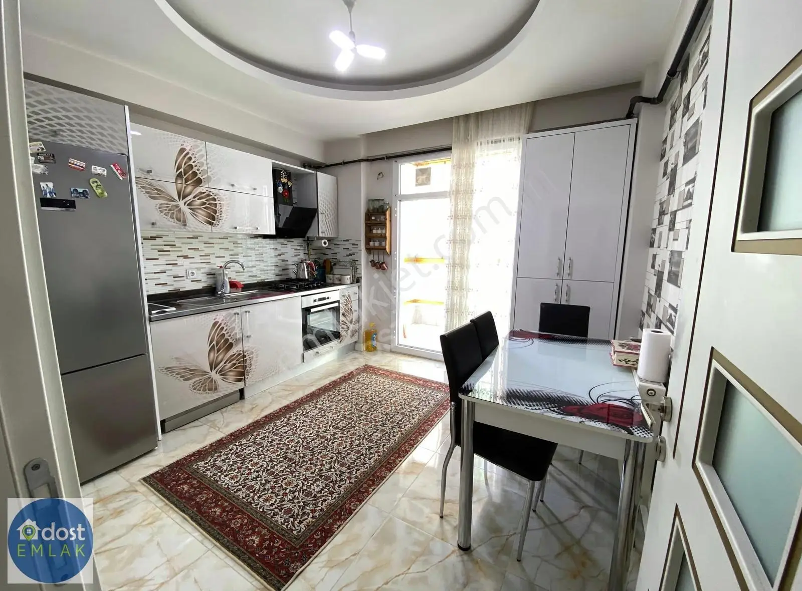 Acil Satılık | Cam Balkonlu Ferah 2+1 Daire Zana 23-24 Sitesi