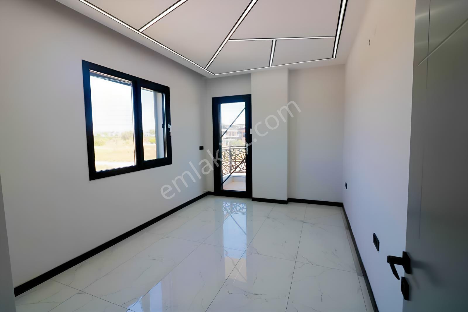 Didim Çamlık Mahallesinde Önü Kapanmaz Köşe Başı Lüks Villa! - Görsel 15