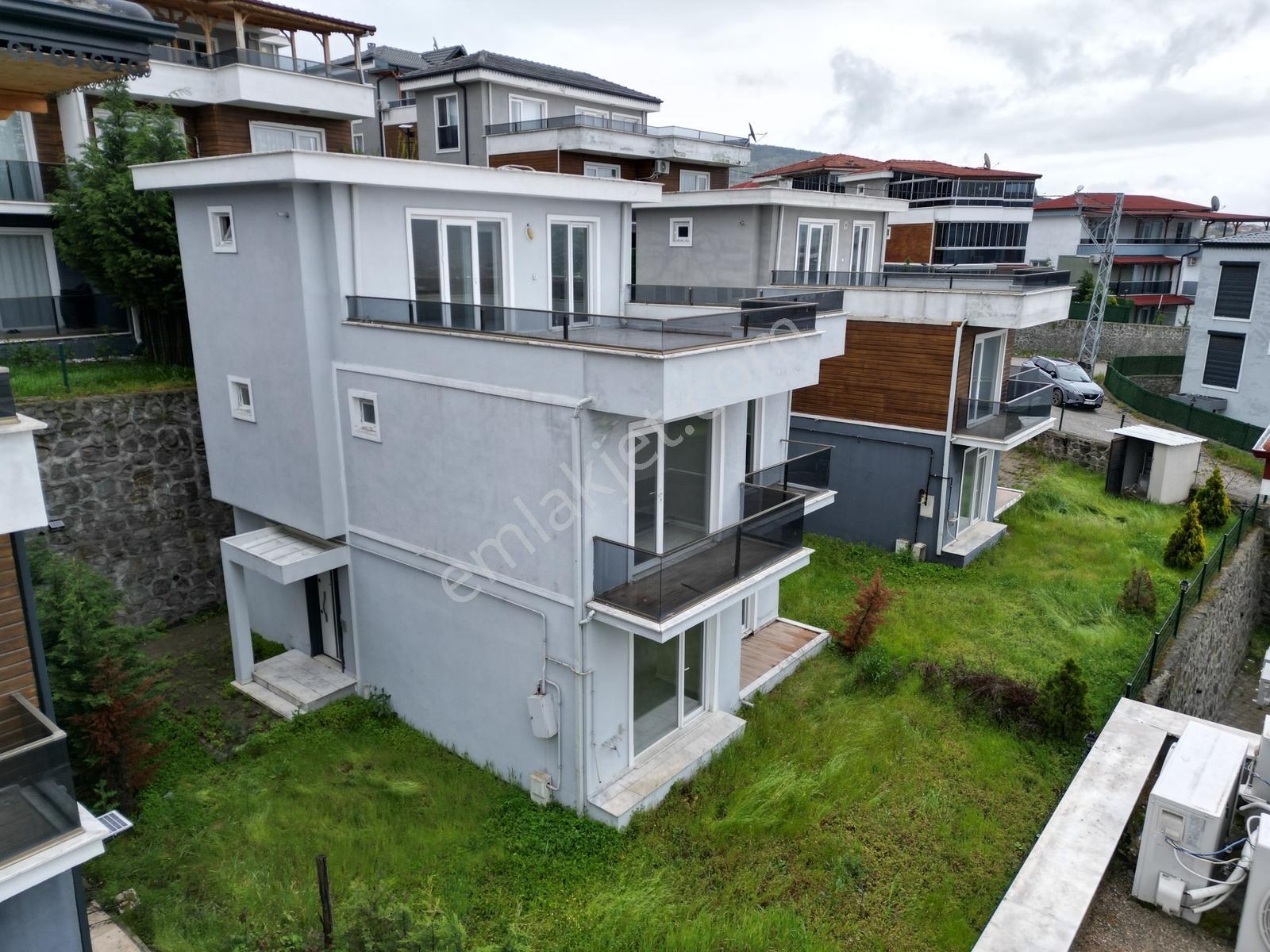 Geyve Alifuatpaşa Müstakil Bahçeli Hesaplı Triplex 4+1 Villa - Görsel 12