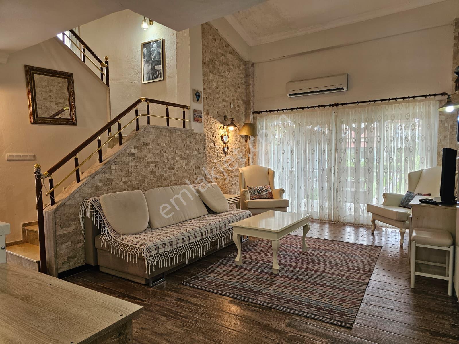 Burhaniye'de Plaja Sıfır Sitede Satılık Müstakil Villa - Görsel 13