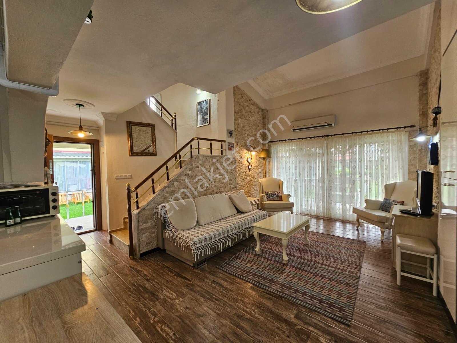 Burhaniye'de Plaja Sıfır Sitede Satılık Müstakil Villa - Görsel 10