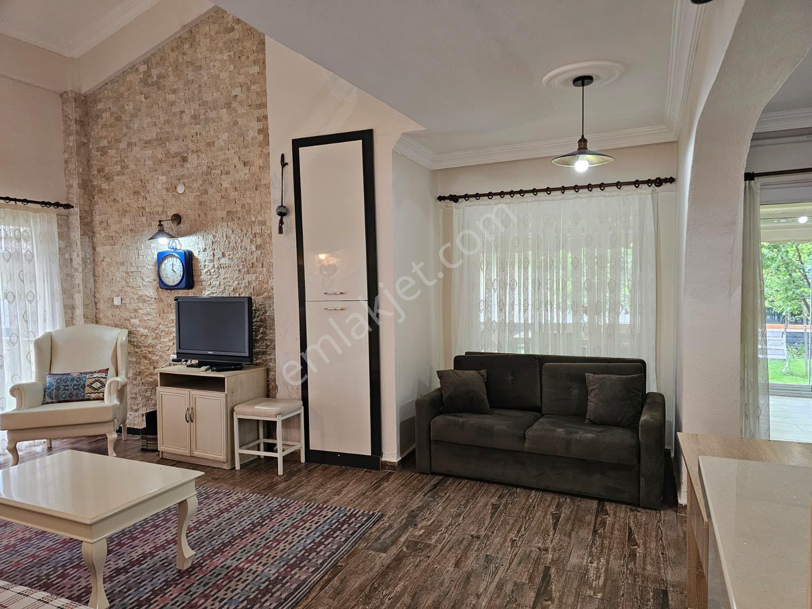 Burhaniye'de Plaja Sıfır Sitede Satılık Müstakil Villa - Görsel 7