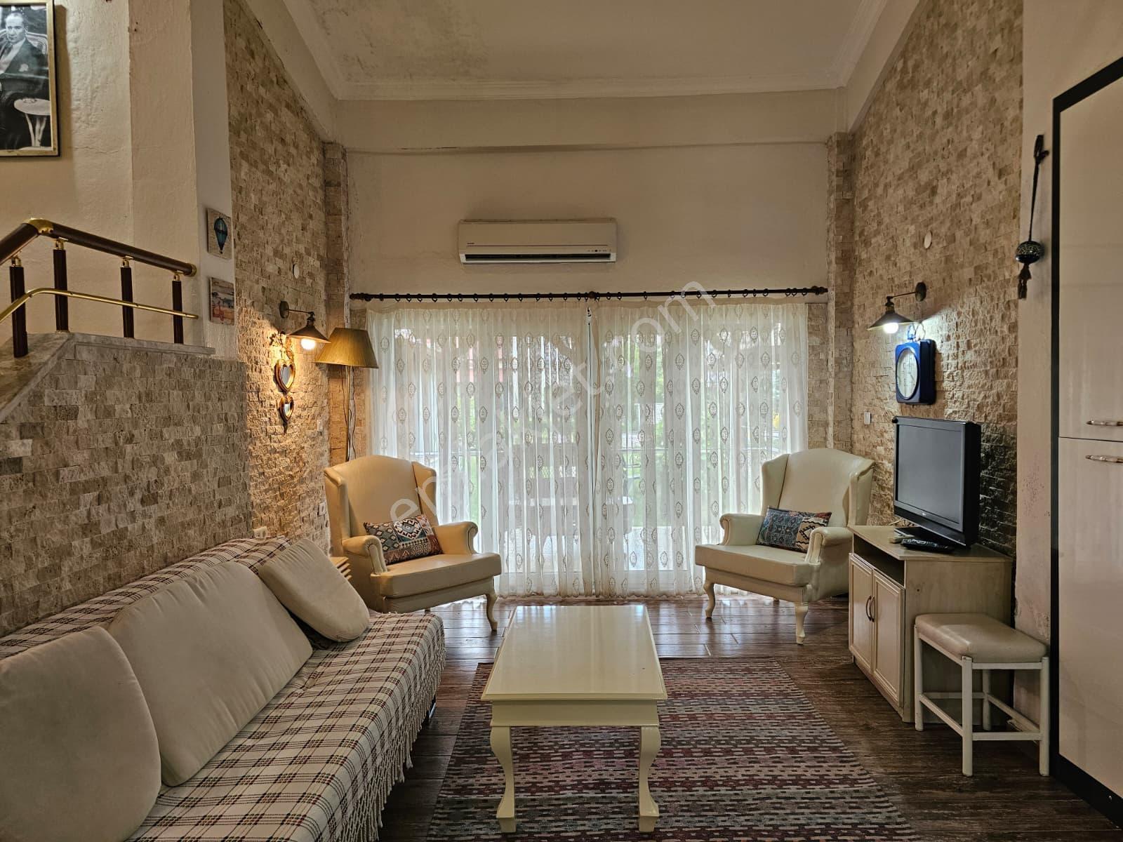 Burhaniye'de Plaja Sıfır Sitede Satılık Müstakil Villa - Görsel 12