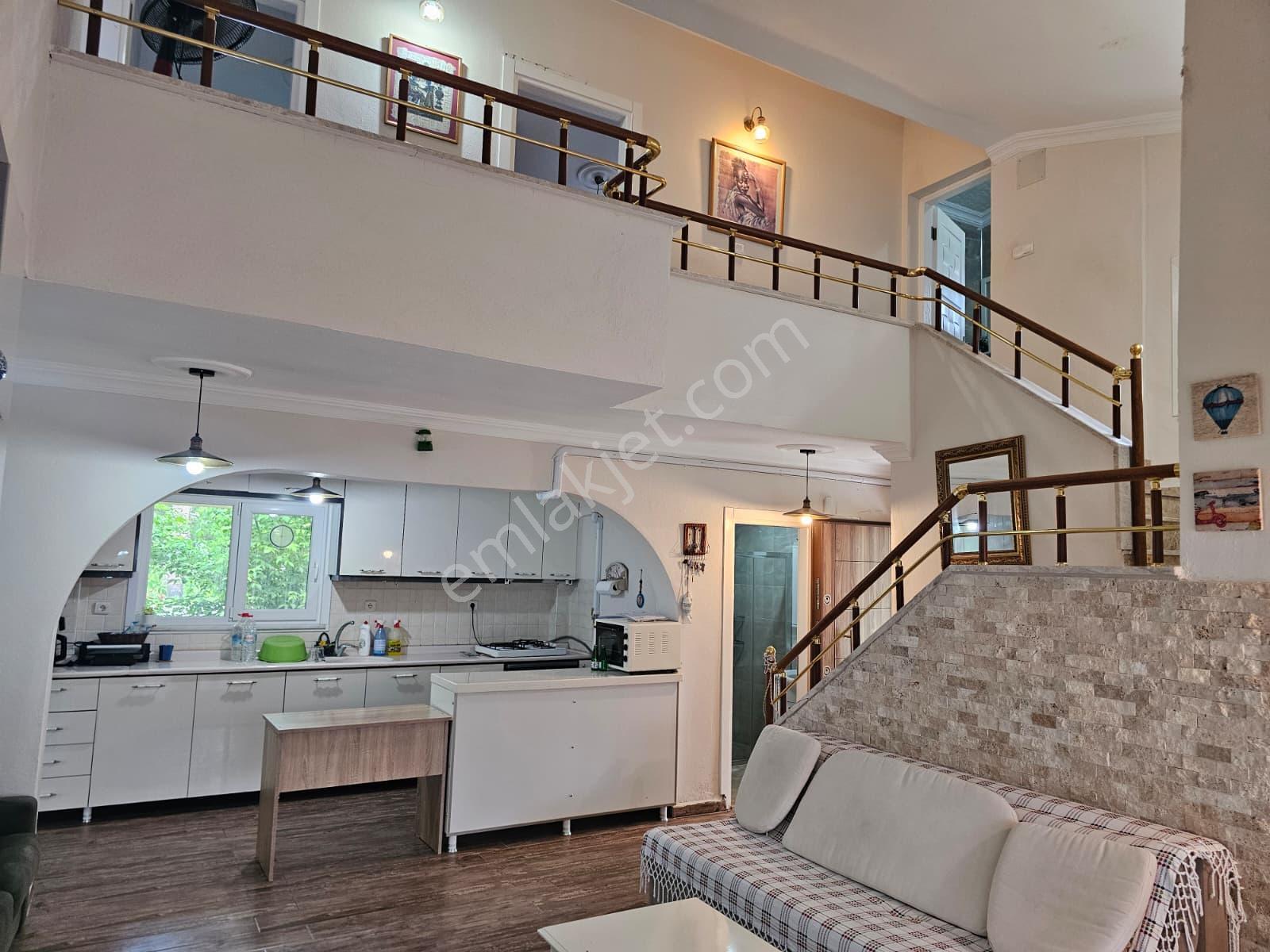 Burhaniye'de Plaja Sıfır Sitede Satılık Müstakil Villa - Görsel 15
