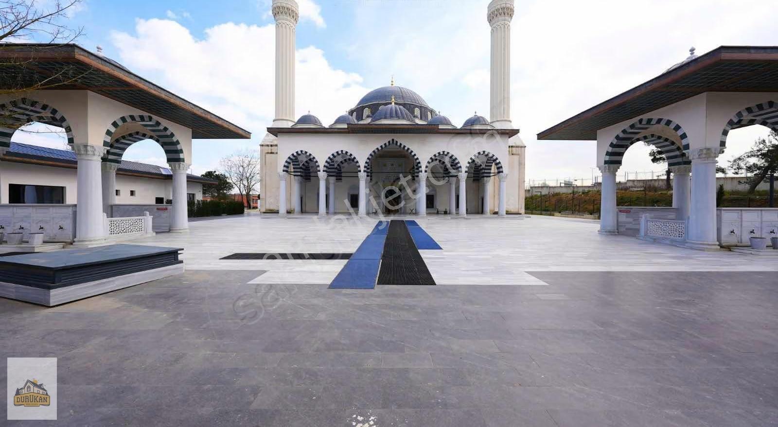 Emlak Konut Çınarköy Evleri'nde 1+1 66 M² | Peyzaj Cephe - Görsel 3