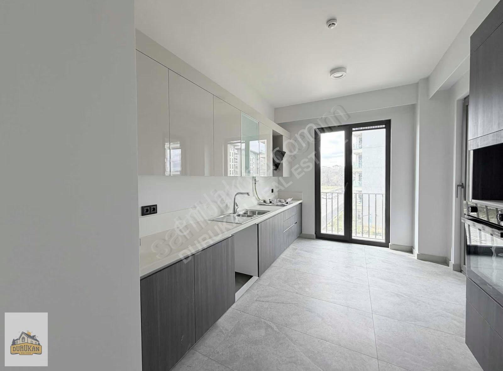 Emlak Konut Çınarköy'de Satılık 3+1, 180m² Geniş Daire - Görsel 16