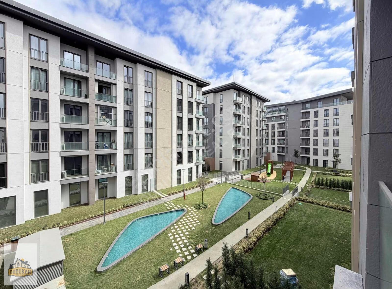 Emlak Konut Çınarköy'de Satılık 3+1, 180m² Geniş Daire
