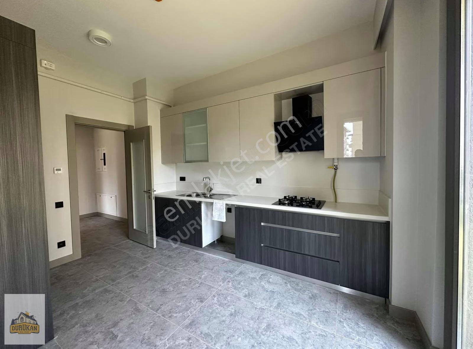 Emlak Konut Çınarköy'de Satılık Bahçe 3+1, 159m² Geniş Daire - Görsel 4
