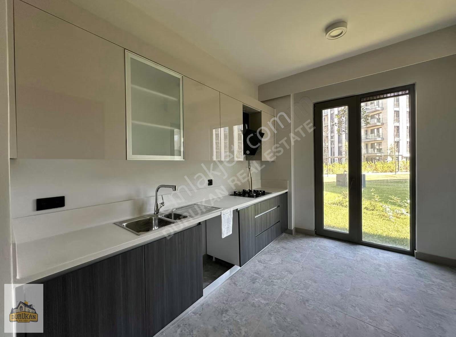 Emlak Konut Çınarköy'de Satılık Bahçe 3+1, 159m² Geniş Daire - Görsel 3