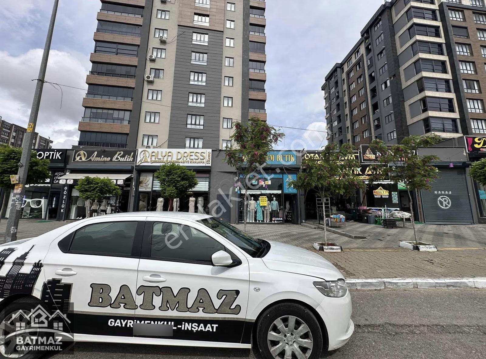 Fıstıklık'ta Hazır Kurulu Düzen - Devren Kiralık Giyim Mağazası - Görsel 9