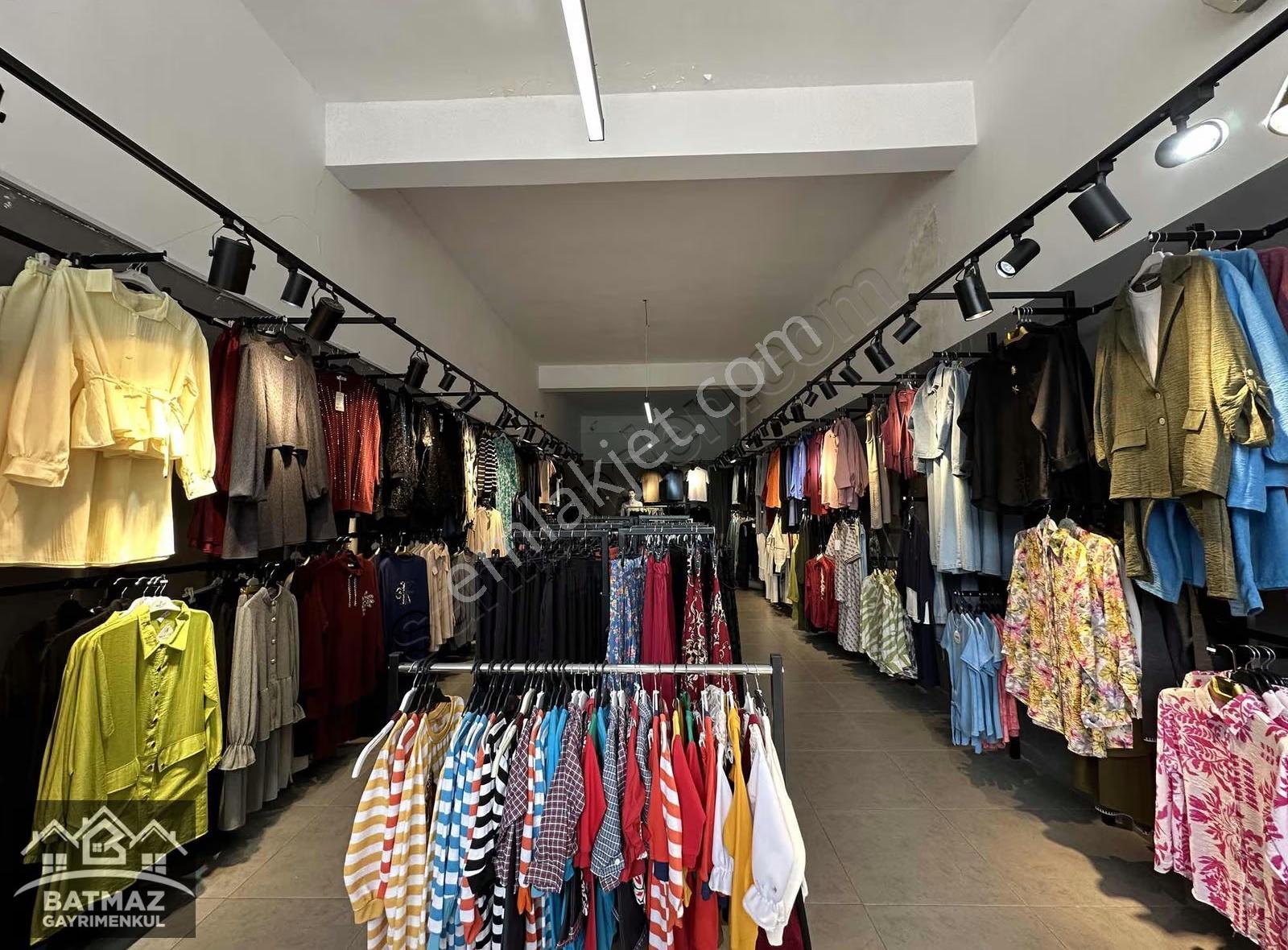 Fıstıklık'ta Hazır Kurulu Düzen - Devren Kiralık Giyim Mağazası - Görsel 8