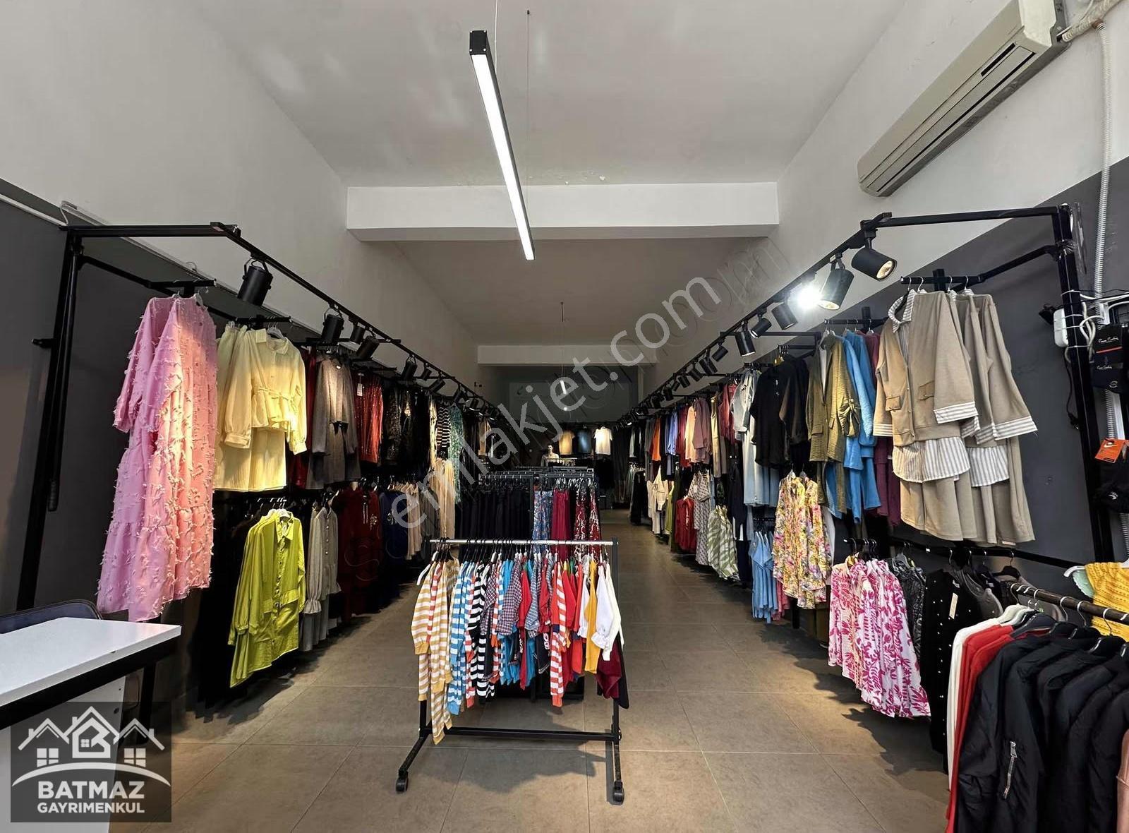 Fıstıklık'ta Hazır Kurulu Düzen - Devren Kiralık Giyim Mağazası - Görsel 14