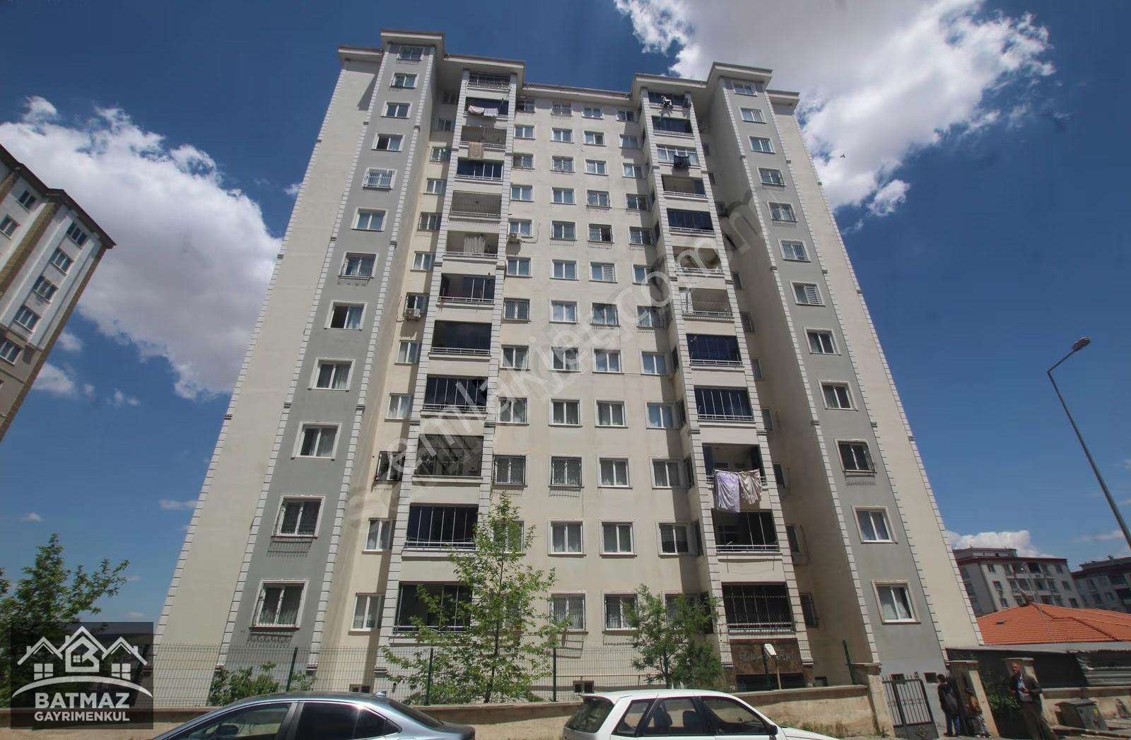 Seyrantepe'de Satılık (3+1) Bakımlı Daire