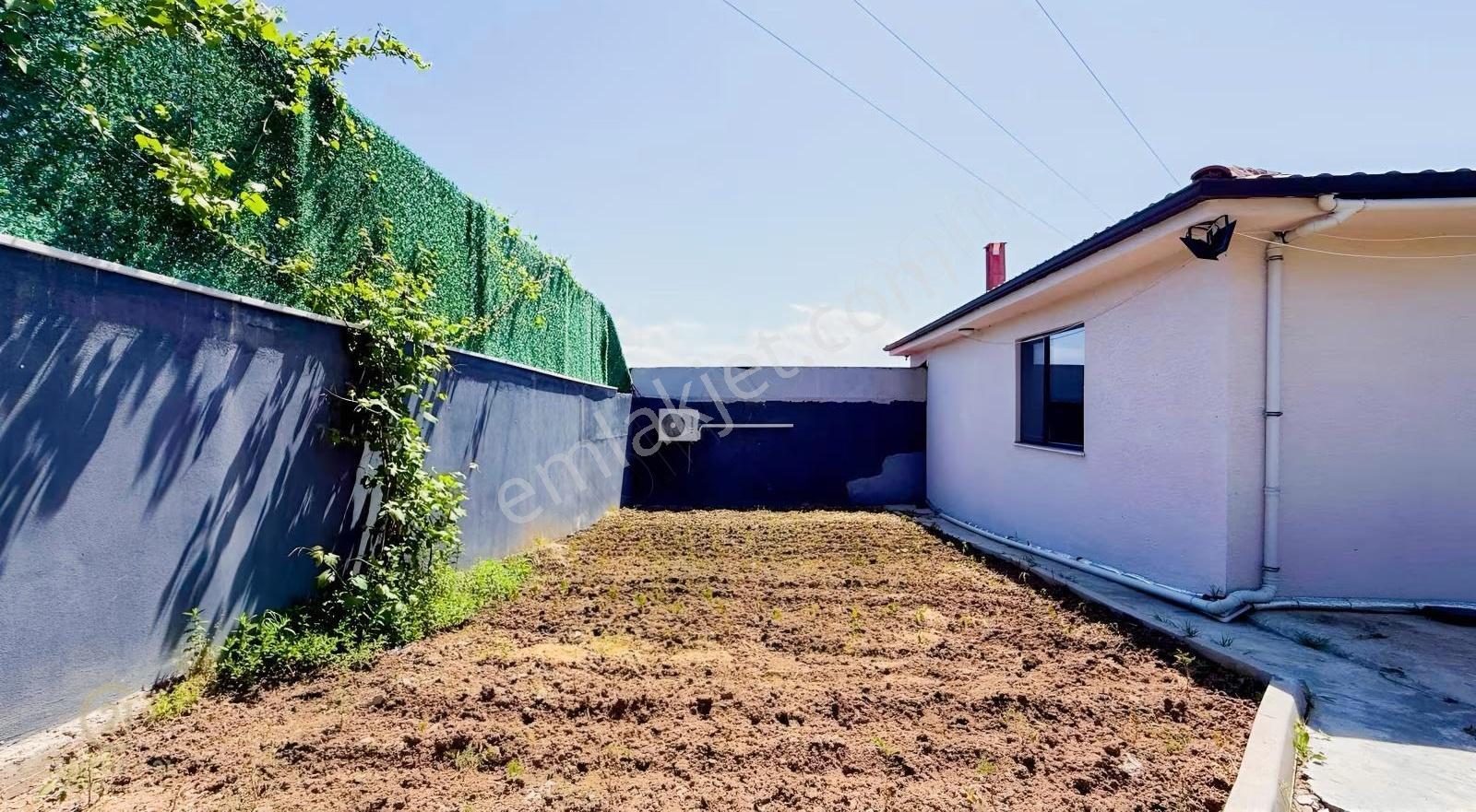 Erdek'te Deniz Manzaralı Kış Bahçeli Havuzlu 710 M2 Modern Villa - Görsel 16